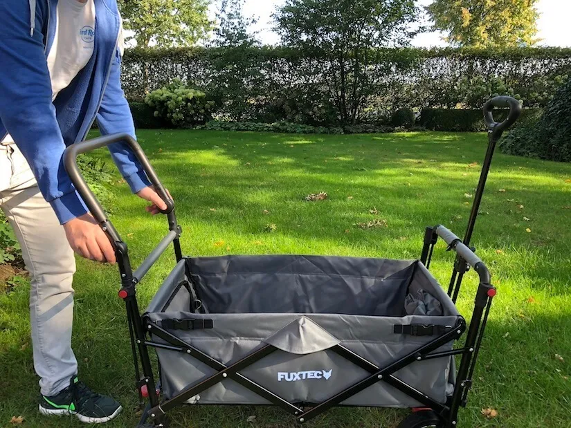 Wagen wird aufgeklappt