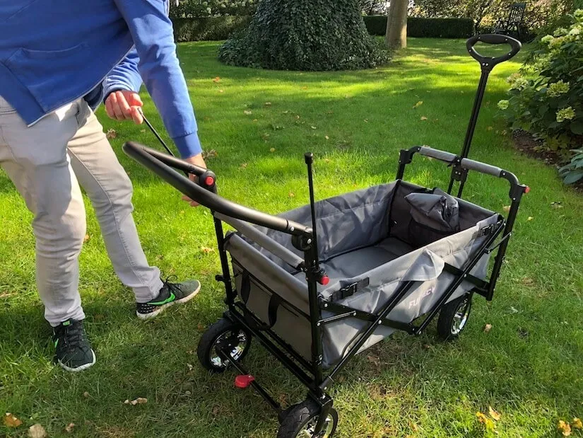 Schiebegriff wird hochgeklappt