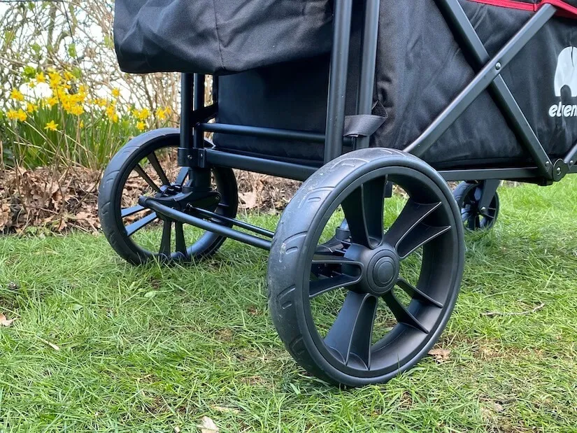 Großes Hinterrad des SmartCruiser