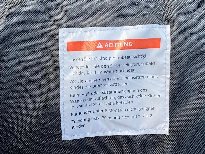Warnetikett im SmartCruiser: Zuladung max. 70 kg und nicht mehr als 2 Kinder