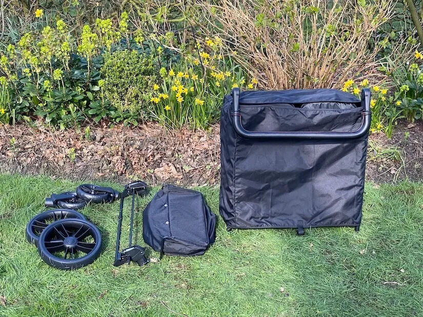 WagonPro ausgepackt: Korpus, Räder, Achse und Dach