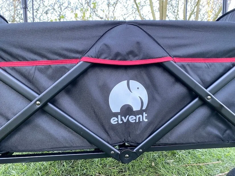 Seitenwand des WagonPro mit Logo