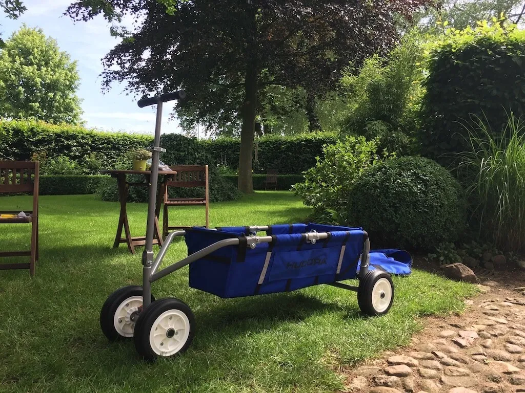 Überländer schräg von hinten